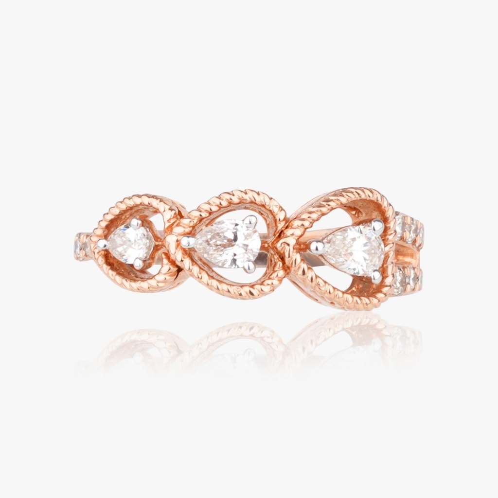 DIAMOND LADIES RING