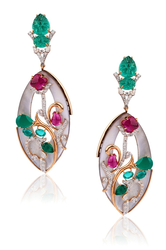DESIGNER EARRING