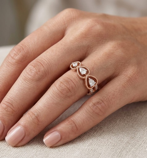 DIAMOND LADIES RING